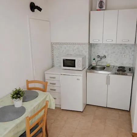 Ina Apartment Funtana